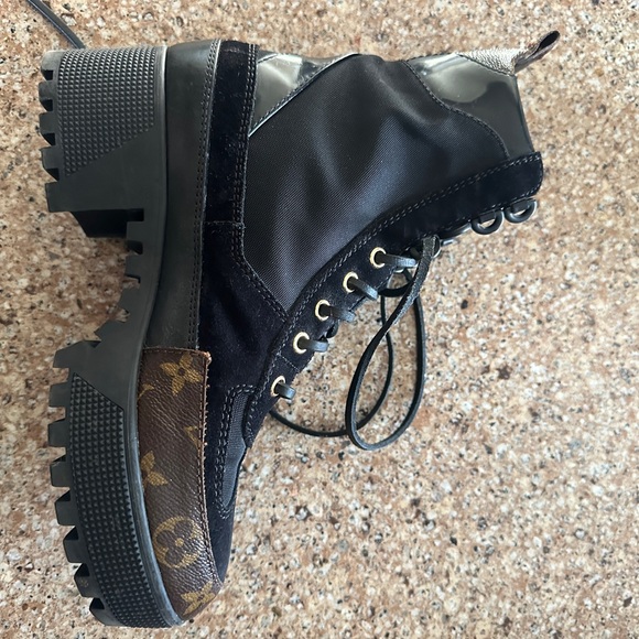 Authentic LouisVuitton Laureate Platform Desert Boot, Black 37.5, VGUC - Picture 15 of 16